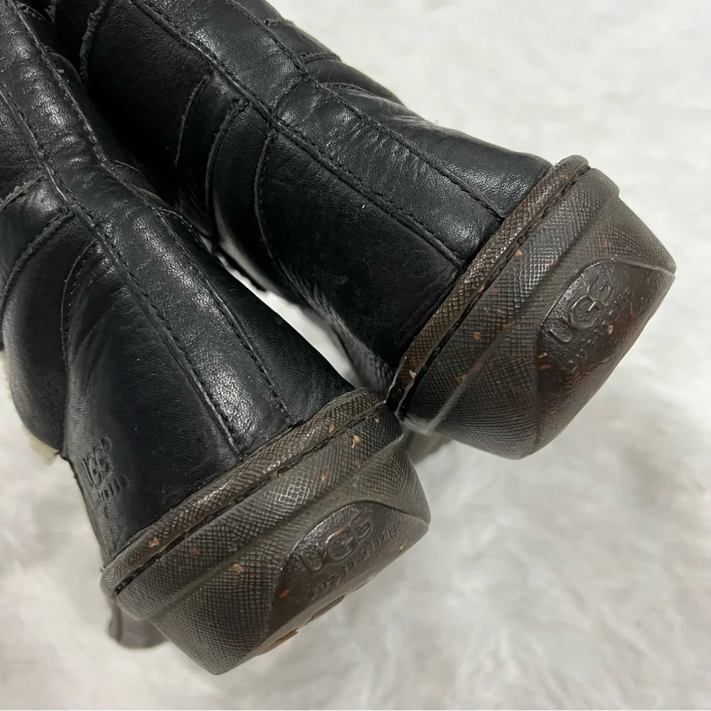 UGG Caspia Sheepskin Lined Leather Ankle Boots Size 8